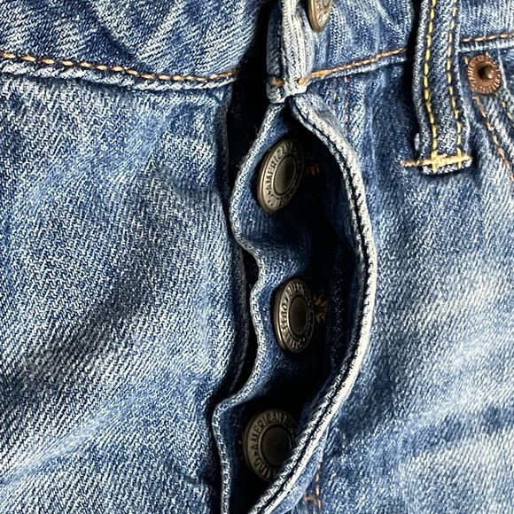 AMERICAN EAGLE Level Curvy High-Waisted Denim Short - Picture 8 of 8